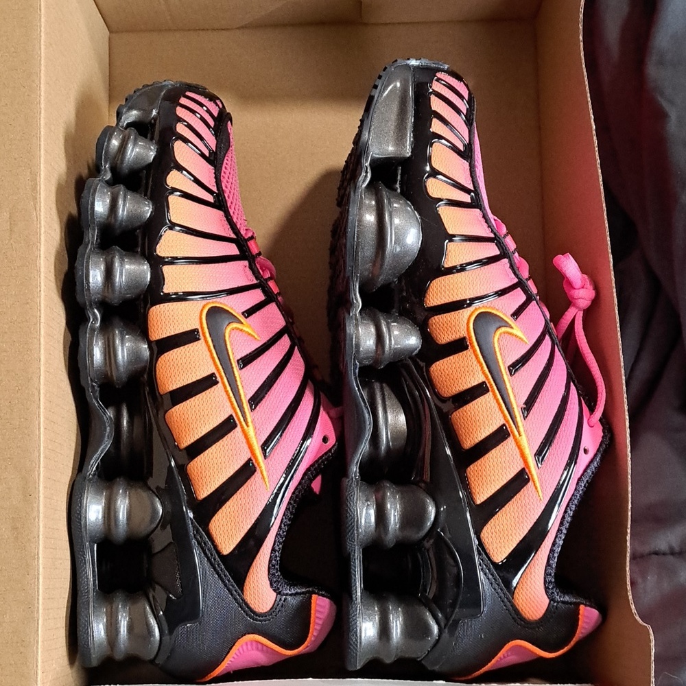 NIB Nike Gradient Pink to Orange Shox TL Sneakers-8.5 - Picture 4 of 9